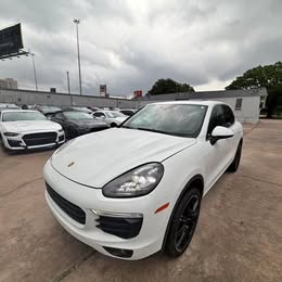 2016 Porsche cayenne \/ Low price \/ low miles