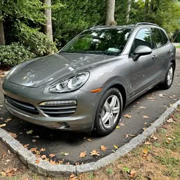 2012 Porsche cayenne s