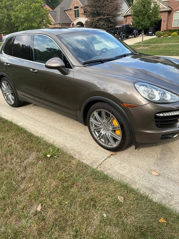 2011 Porsche Cayenne - Turbo Sport Utility 4D