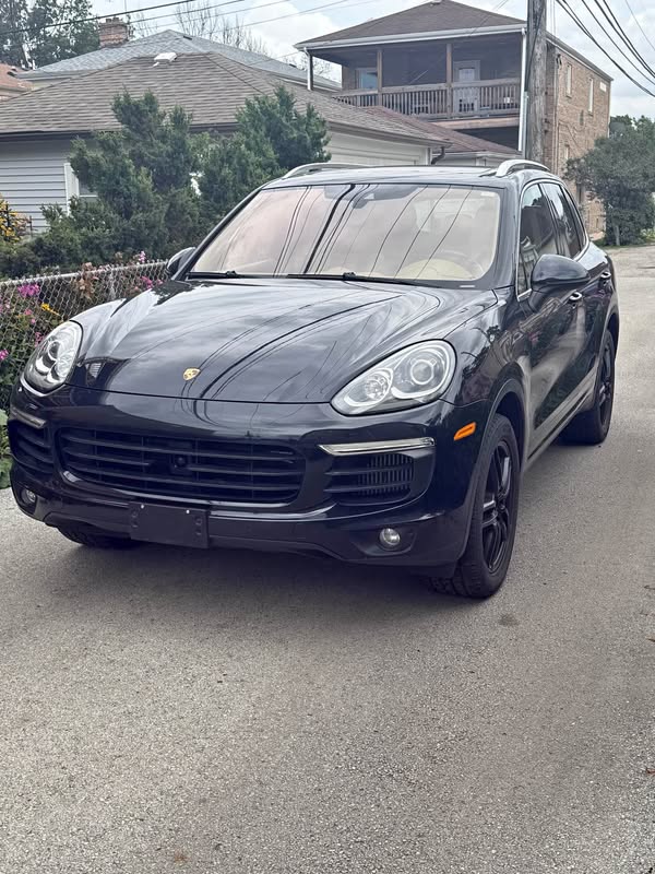 2016 Porsche Cayenne - S