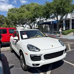 2017 Porsche CAYENNE