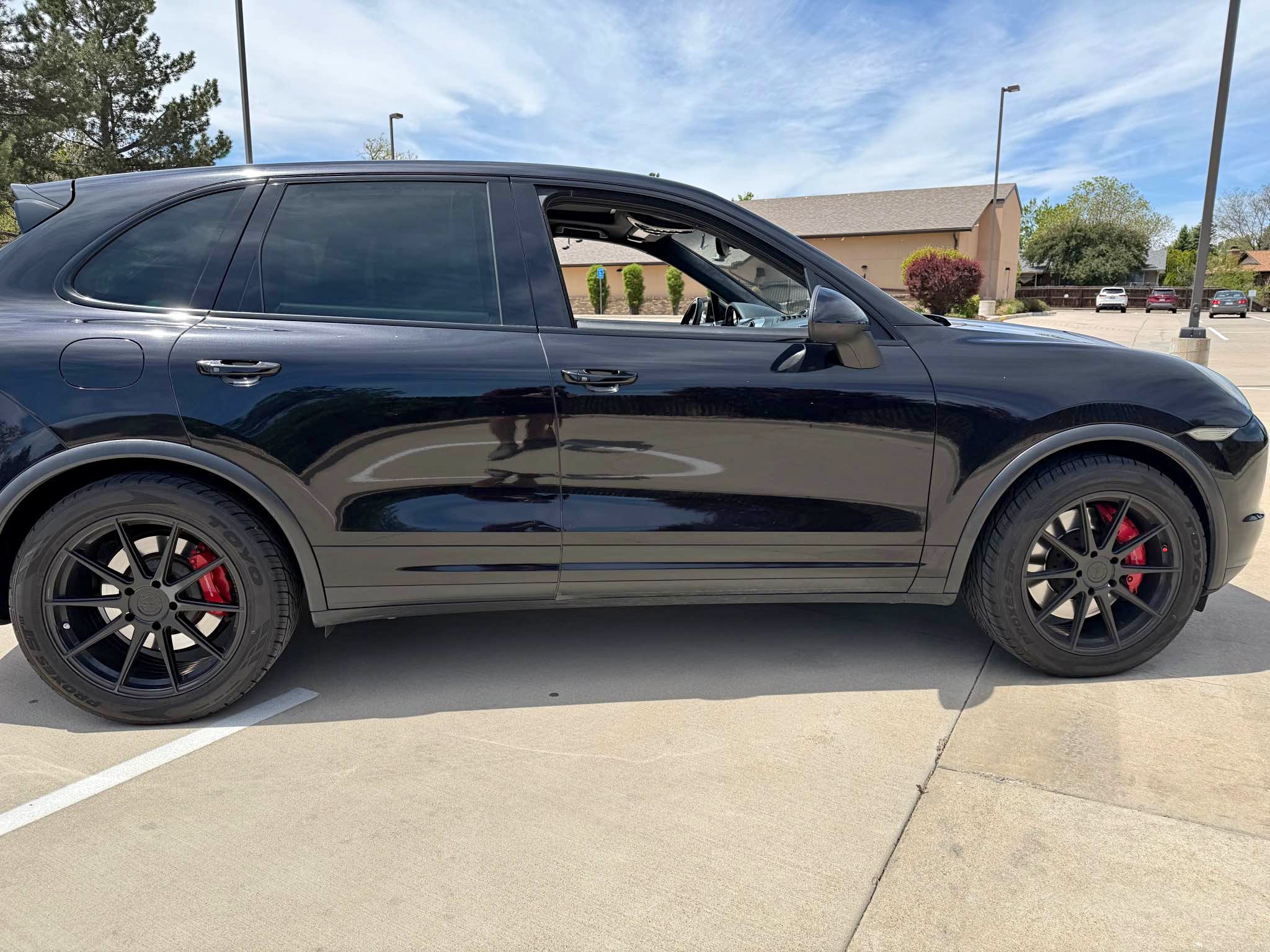 2012 Porsche Cayenne - Turbo Sport Utility 4D