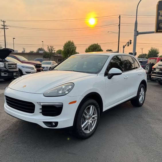 2017 Porsche Cayenne - Cayenne
