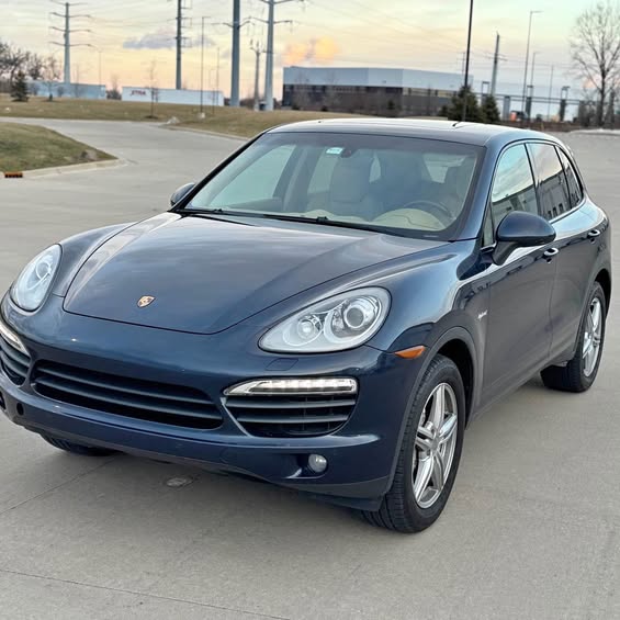 2012 Porsche Cayenne - E-Hybrid Platinum Edition Sport Utility 4D