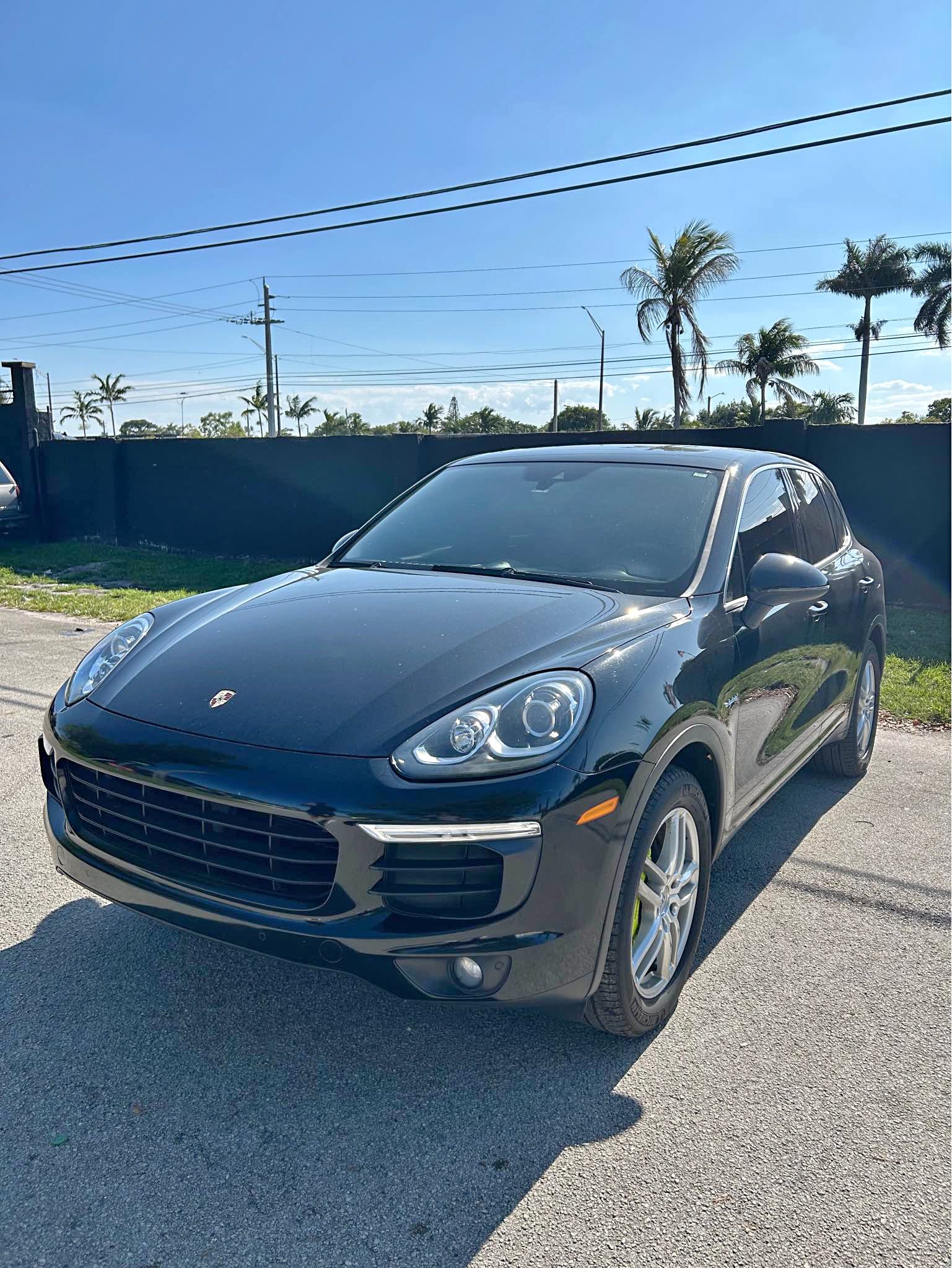 2016 Porsche Cayenne - S Hybrid Sport Utility 4D