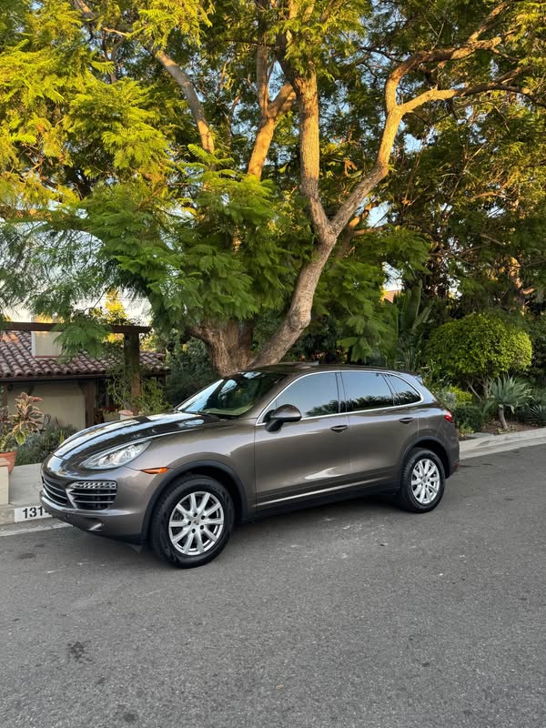 2013 Porsche Cayenne - Diesel Sport Utility 4D