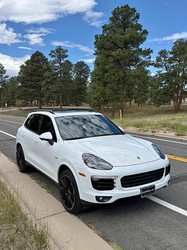 2017 Porsche Cayenne - S E Hybrid