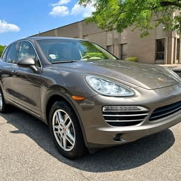 2014 Porsche cayenne platinum edition