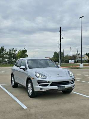 2013 Porsche Cayenne - Sport