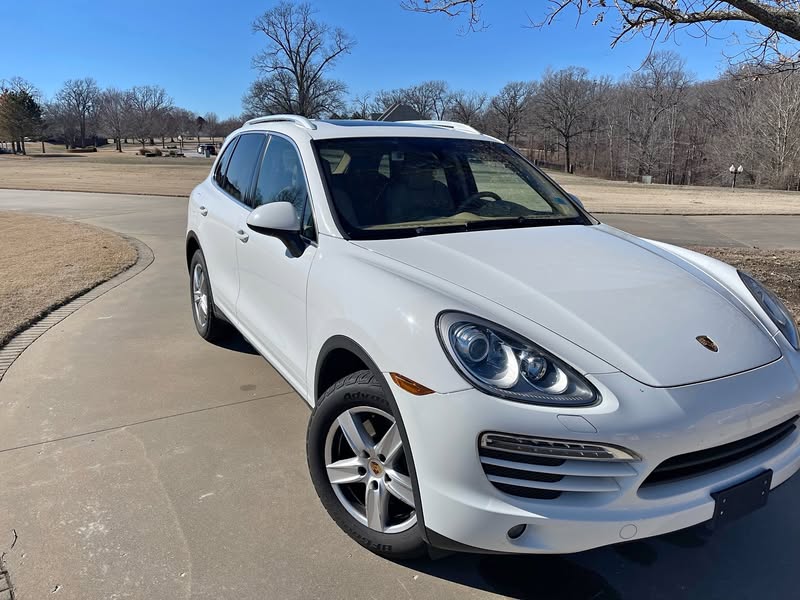 2014 Porsche cayenne awrd clean title