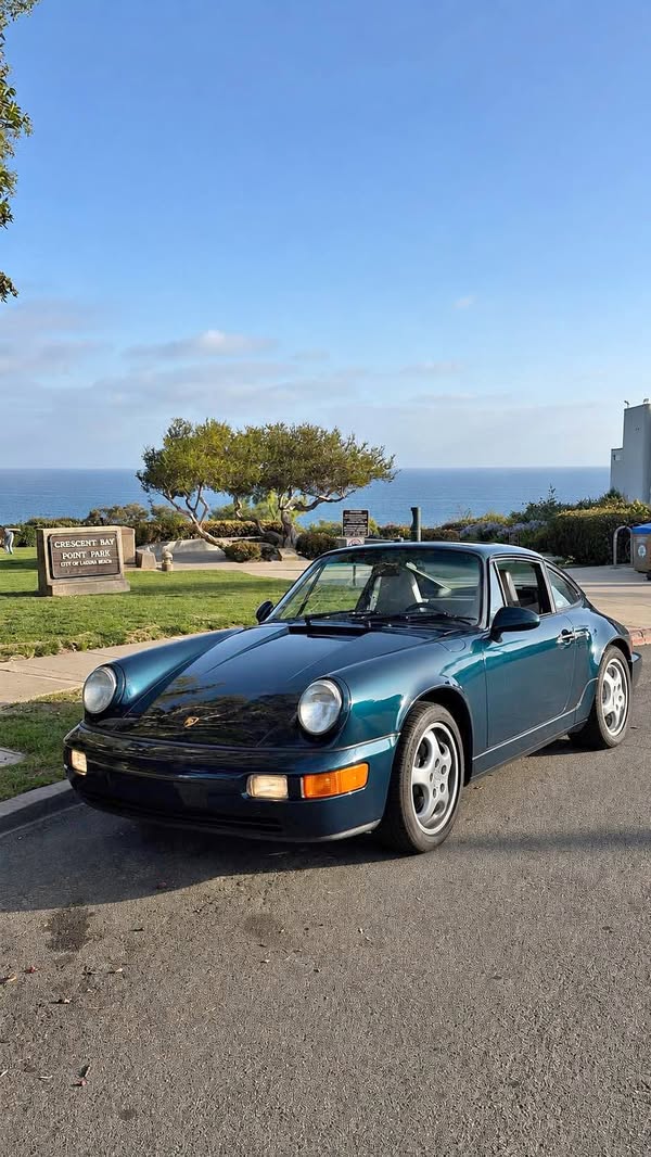 1993 Porsche 911 - Carrera 2 Coupe 2D