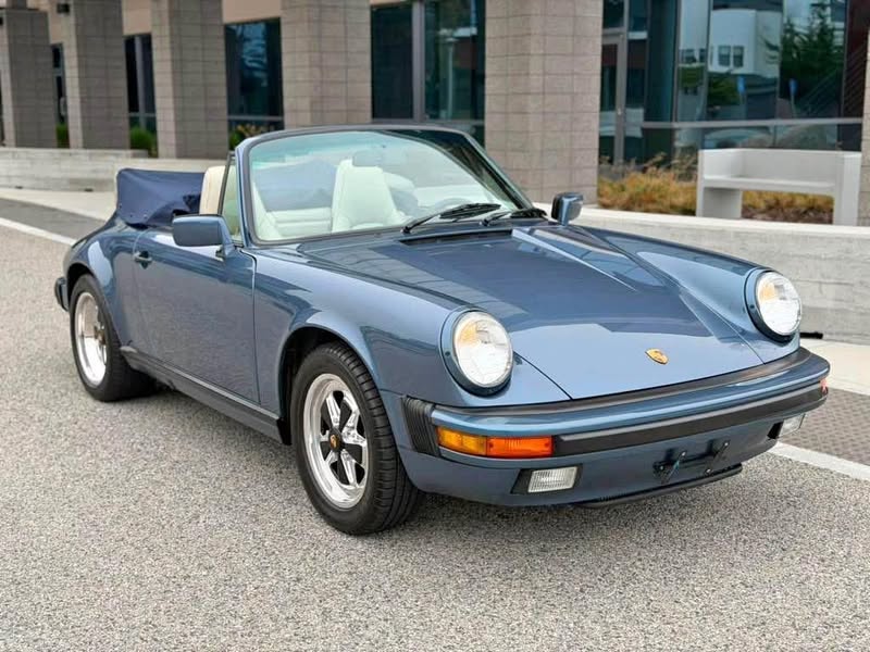 1989 Porsche 911 - Carrera Cabriolet 2D
