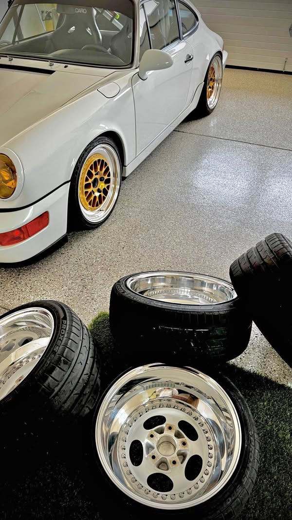 1990 Porsche 911 - Carrera 4 AWD Coupe 2D