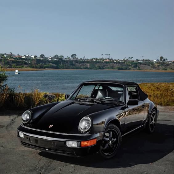 1991 Porsche 911 - Carrera 4 AWD Cabriolet 2D