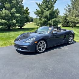 2019 Porsche 718 boxster-5500 miles-stick\/chrono