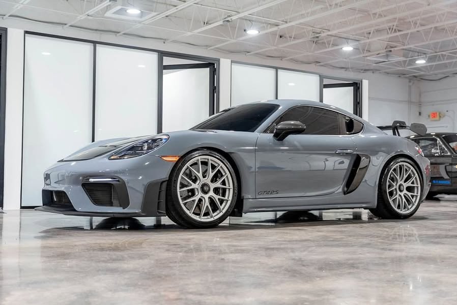 2024 Porsche 718 cayman gt4rs