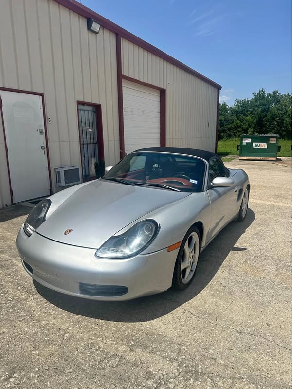 2000 Porsche Boxster - Cabriolet 2D