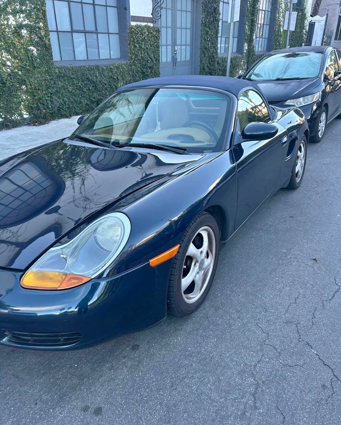 1999 Porsche Boxster - Cabriolet 2D