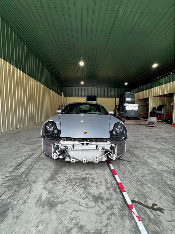 1999 Porsche Boxster - Base