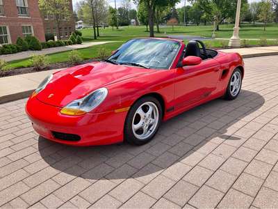 2002 Porsche Boxster - Cabriolet 2D