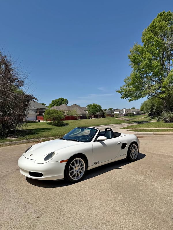 2001 Porsche Boxster - Cabriolet 2D