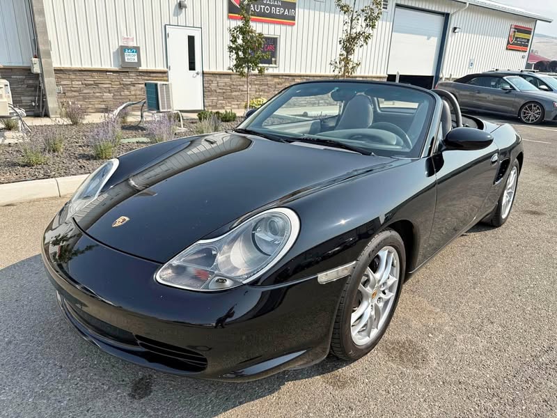 2004 Porsche Boxster - Cabriolet 2D