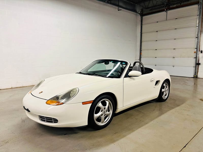 2000 Porsche Boxster - Cabriolet 2D