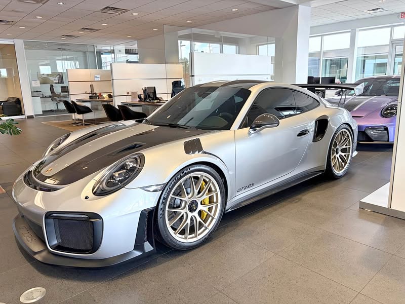 2018 Porsche 911 - GT2 RS Coupe 2D