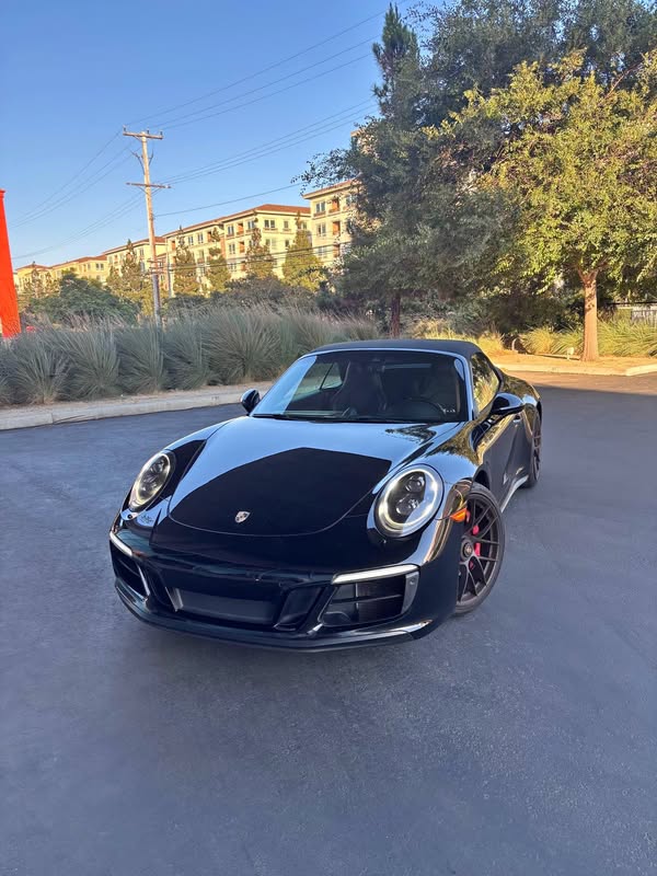 2017 Porsche 911 - Carrera GTS Cabriolet 2D