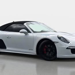 2015 Porsche 911 GTS LOW MILES