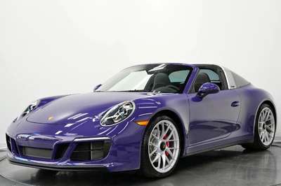 2018 Porsche 911 - Targa 4 GTS (Ultraviolet)