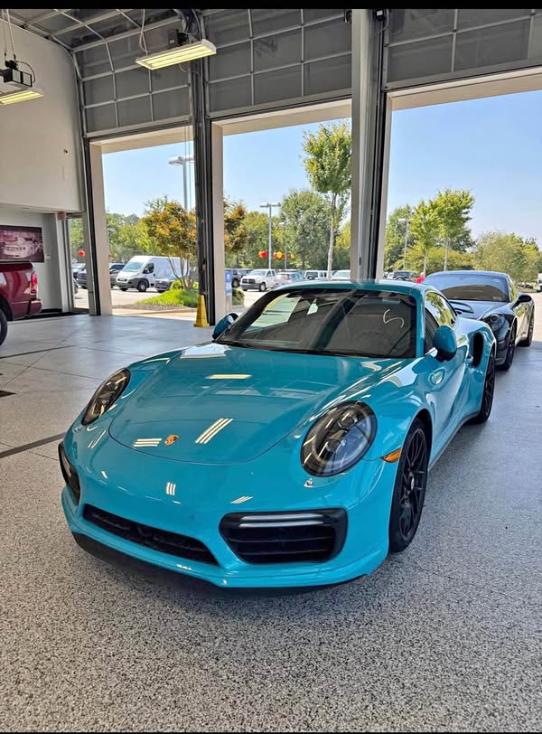 2018 Porsche 911 - Turbo S Coupe 2D