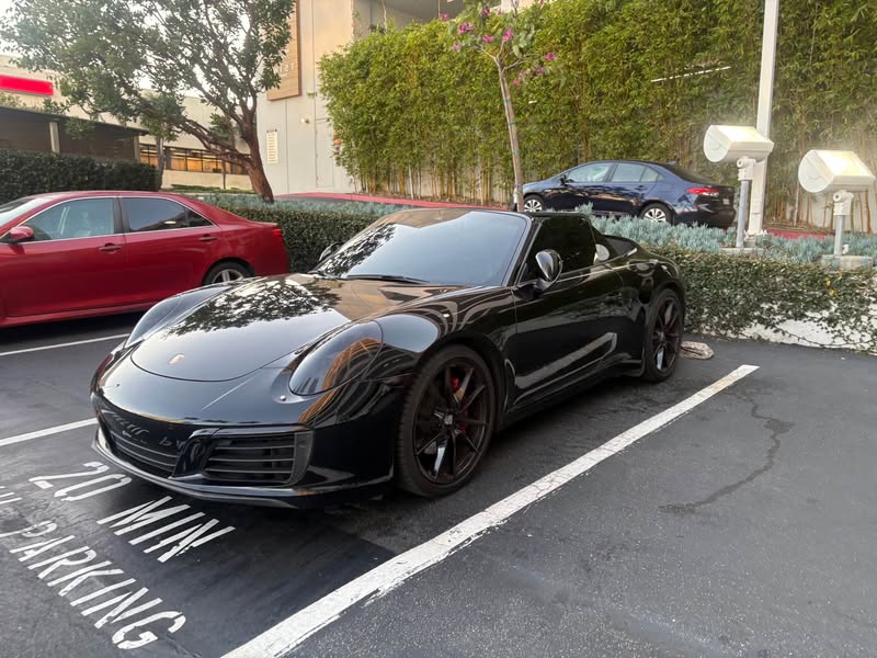 2017 Porsche 911 - Carrera Black Edition Cabriolet 2D