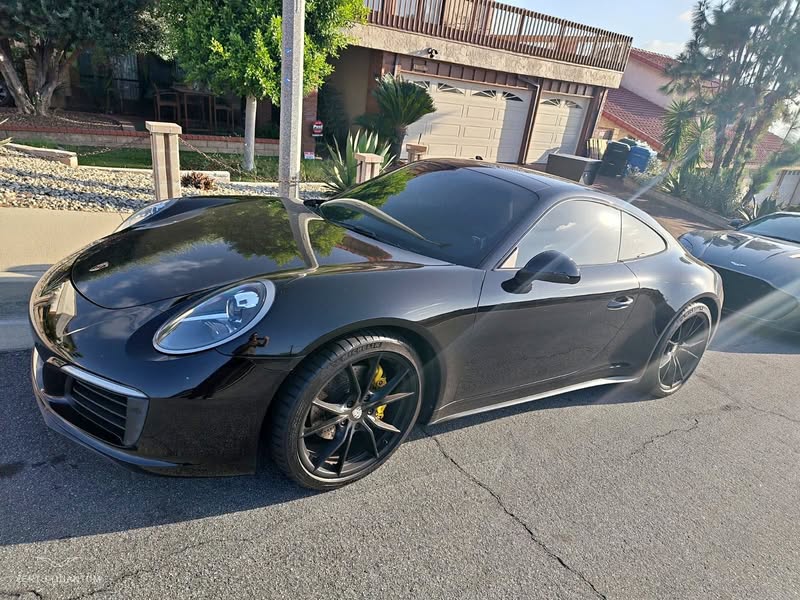 2019 Porsche 911 - Carrera 4 Coupe 2D