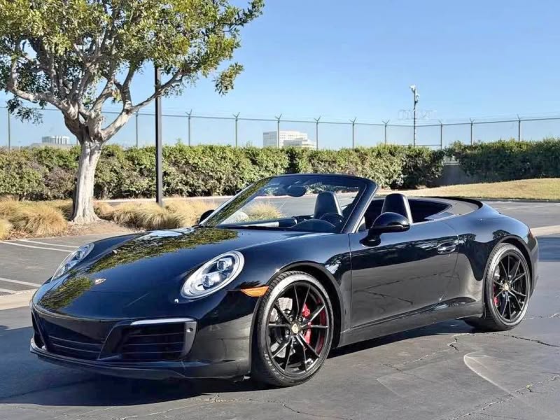 2019 Porsche 911 - Carrera S Cabriolet 2D