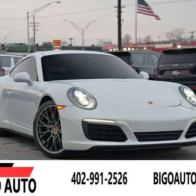 2018 Porsche 911 CARRERA