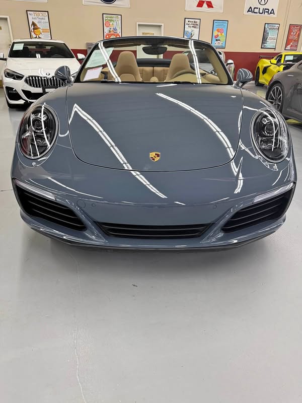 2017 Porsche 911 - Carrera Cabriolet 2D
