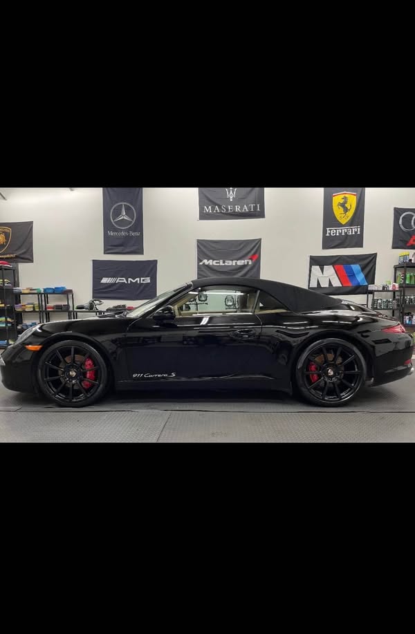 2013 Porsche 911 - Carrera S Cabriolet 2D