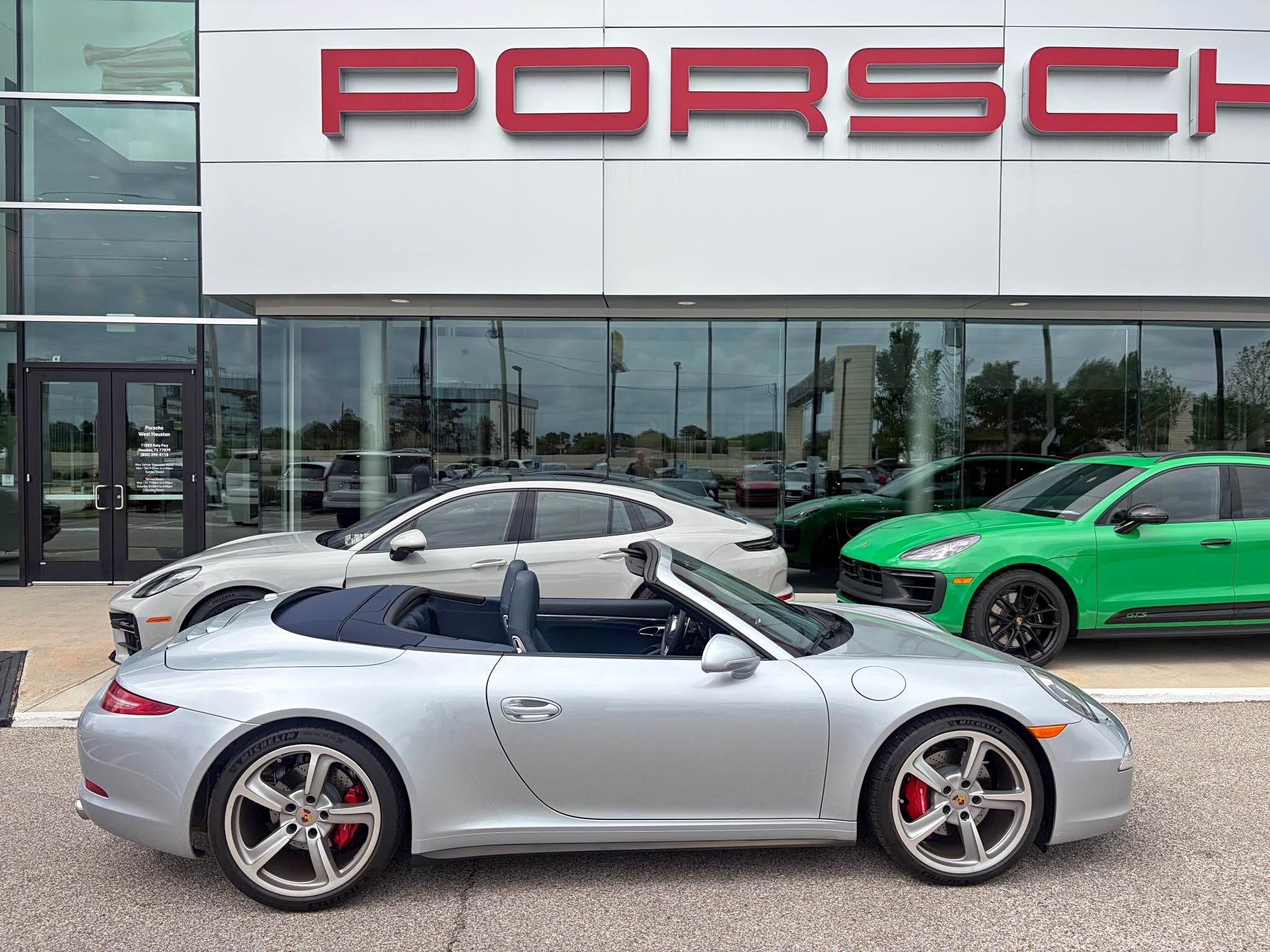 2014 Porsche 911 - Carrera 4S Cabriolet 2D