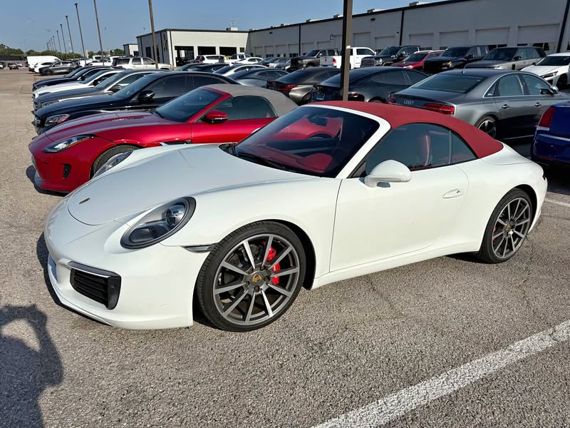 2018 Porsche 911 Cabriolet 2D