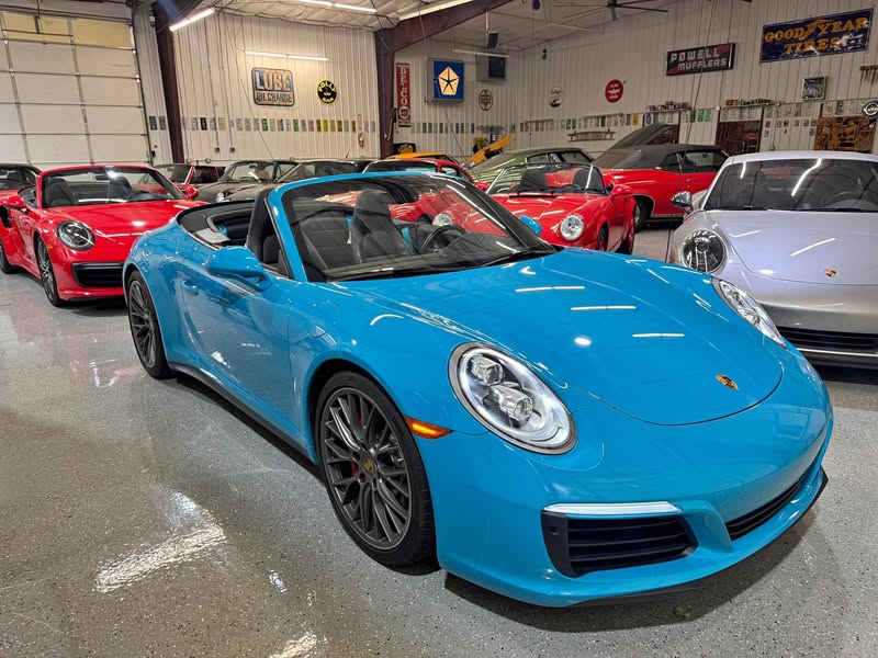 2019 Porsche 911 - Carrera 4S Cabriolet 2D