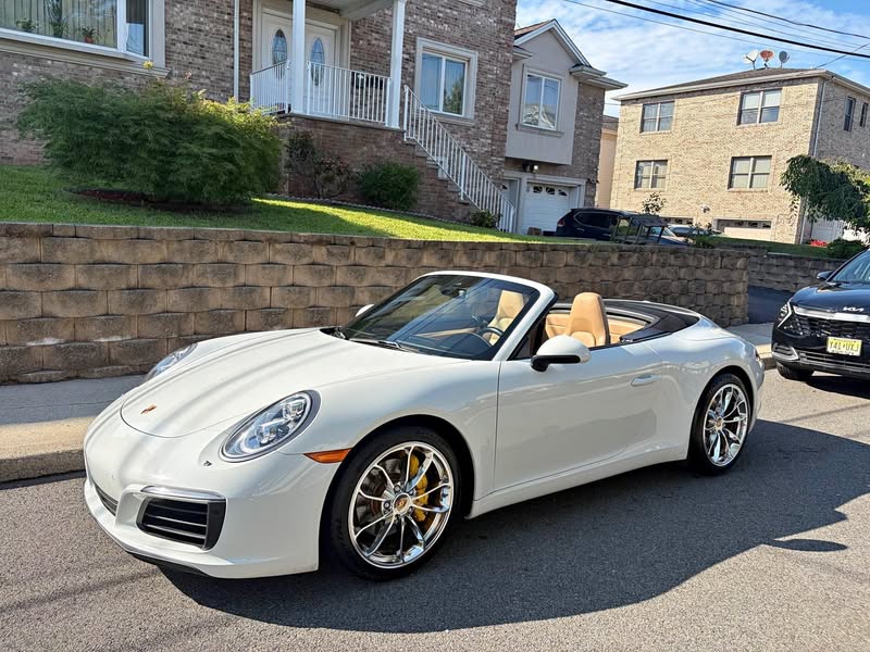 2017 Porsche 911 - Carrera 2 Cabriolet 2D