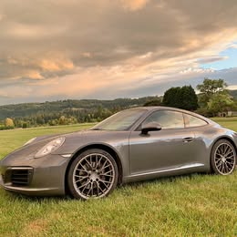 2018 Porsche 911 - Carrera