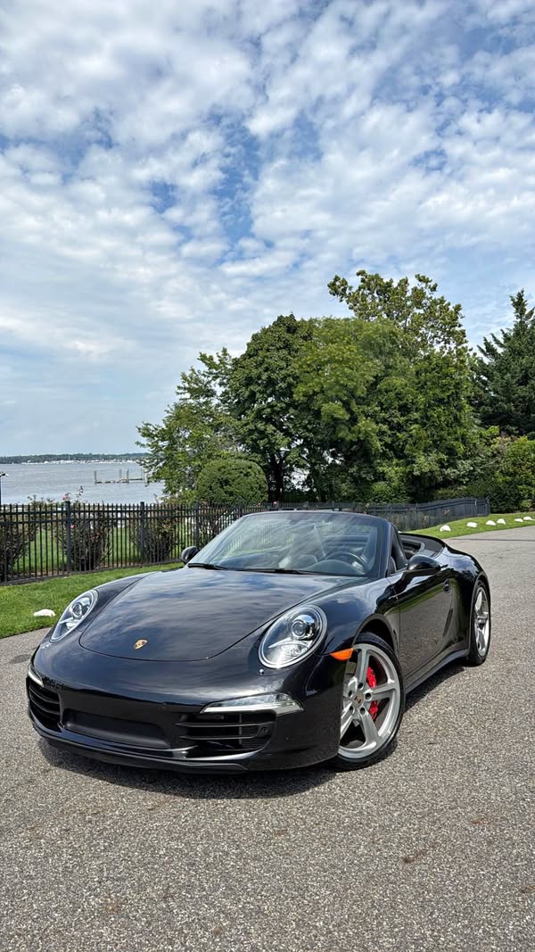 2013 Porsche 911 - Carrera 4S Cabriolet 2D