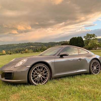 2018 Porsche 911 Carrera