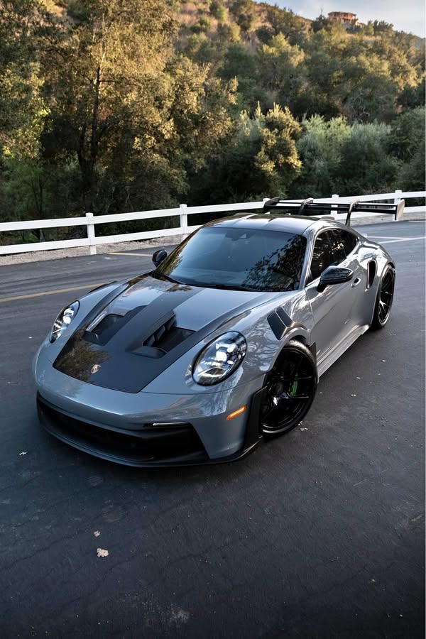 2024 Porsche 911 - GT3 RS Coupe 2D