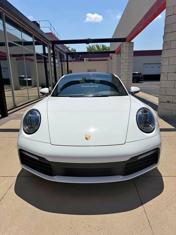 2024 Porsche 911 - Carrera