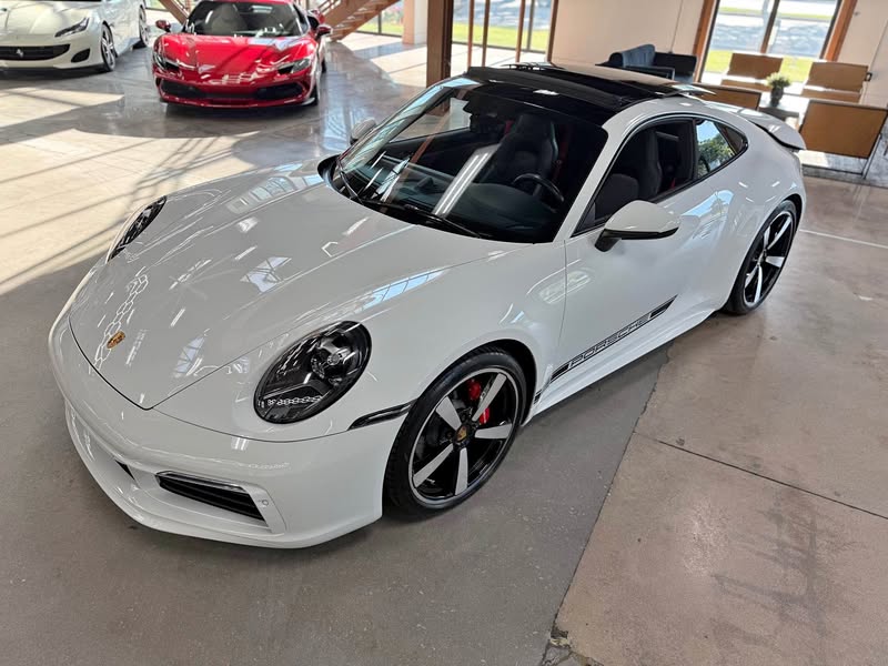 2022 Porsche 911 - Carrera Coupe 2D