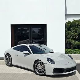 2021 Porsche 911 Carrera
