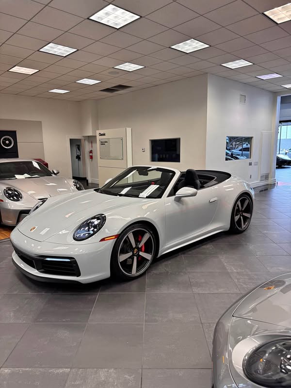 2023 Porsche 911 - Carrera 4S Cabriolet 2D